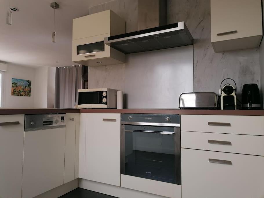 Appartamento T3 Avec Exterieur Sanary Centre Esterno foto